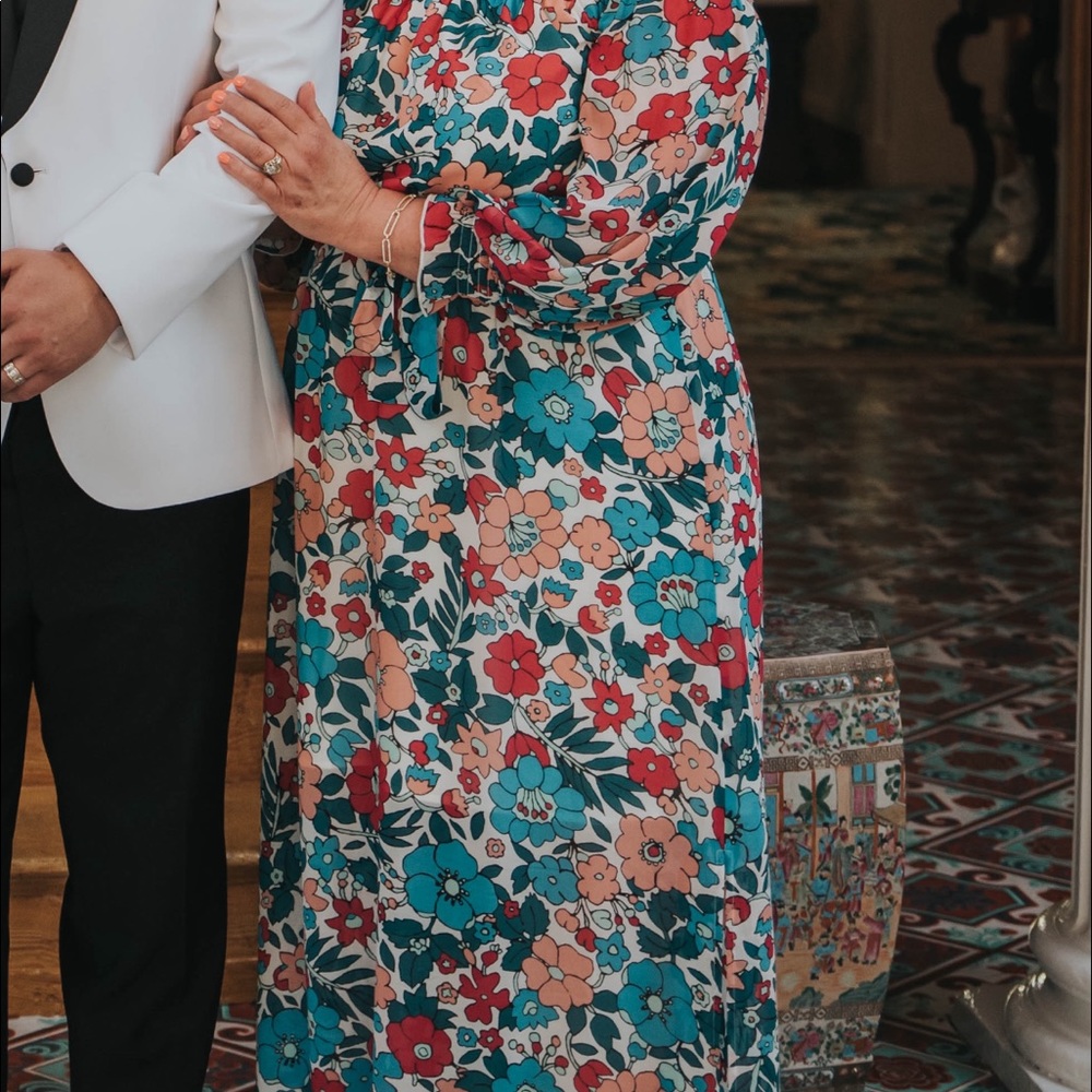 Beautiful dress worn once - Picture 2 of 8